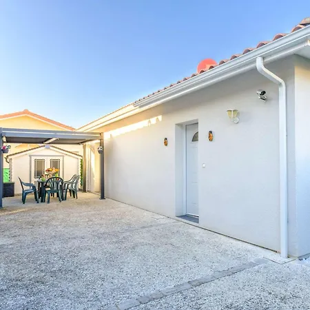 Maison Charmante Avec Jardin Privé - 4 Pers. - Fr-1-877-12 *